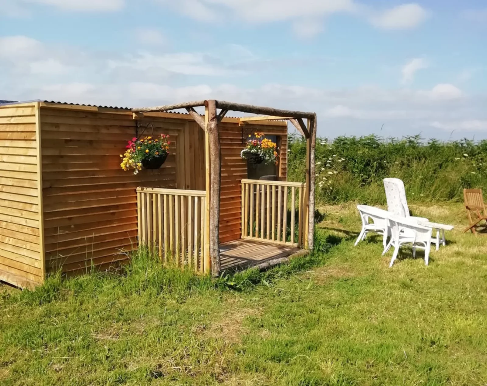 Wood Cabin — view 1
